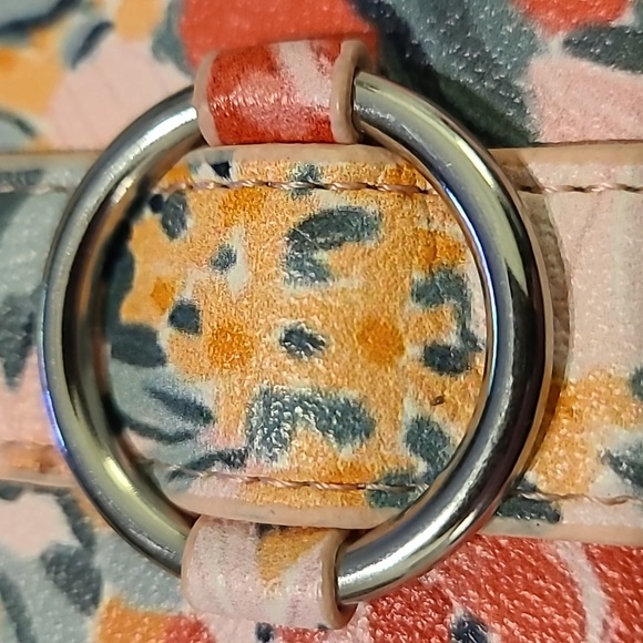 MUNDI BRAND WOMEN'S "FRUIT PUNCH FLORAL" WALLET WITH RFID PROTECTION - Picture 3 of 13